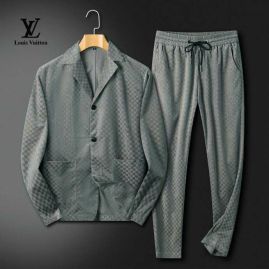 Picture of LV SweatSuits _SKULVM-3XL24cn6329211